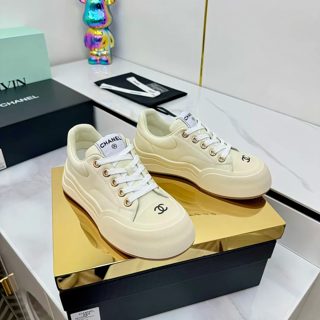 👟👟Ex-factory price 600👟👟 Chanel bread shoes ~ original calfskin panda shoes Chanel 25C latest hot style panda black and white sports shoes casual sneakers Xiaoxiang hot item classic black and white panda color coco girls must pay Fabric: original custom mixed sheepskin lining: original imported breathable mesh lining outsole: Original molded rubber + TPU combination Size: Women's 35-41 👉 👉 👉